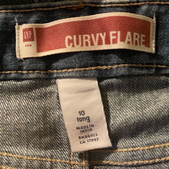 Distressed - Picture 2 of 6